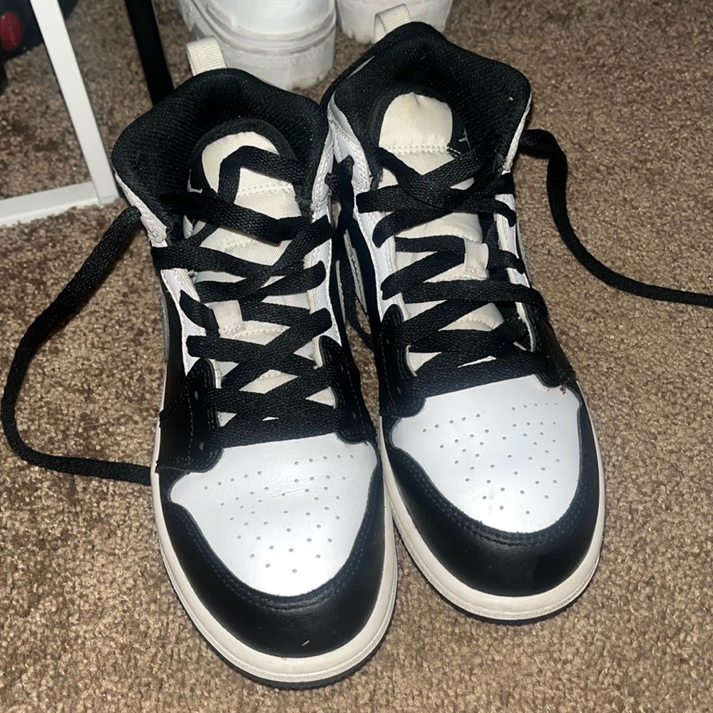 Nike Jordan 1 mid